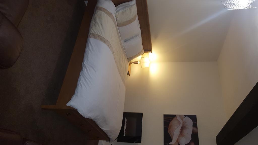 Roosecote Guest House Барроу-ин-Фернесс Экстерьер фото